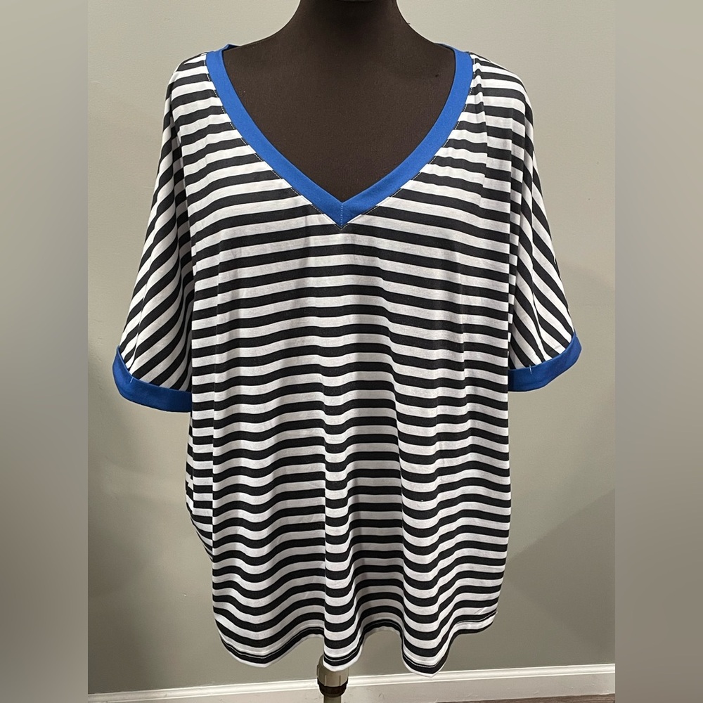 UE Black and White stripe w blue trim 2XL Top